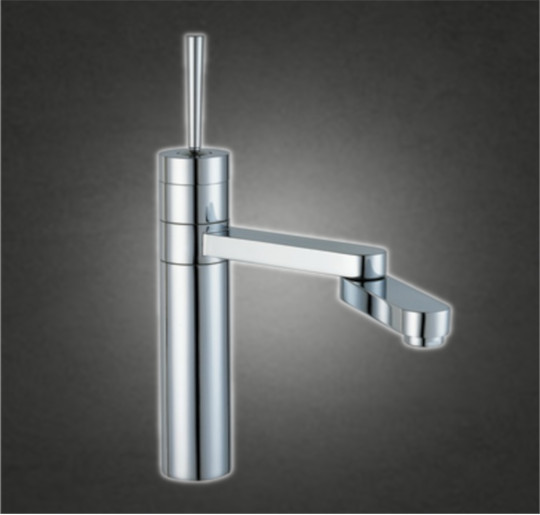 Chrome one-handle high arc pullout kitchen faucet